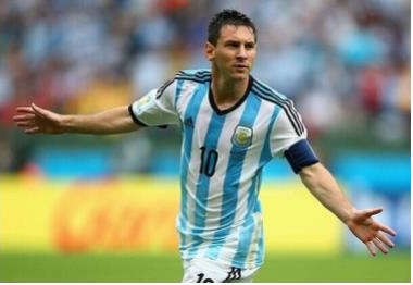 我为羽毛球代言,我为足球代言手抄报