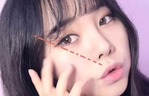 眼角鼻梁塌怎么拯救,鼻梁塌陷怎么补救不手术