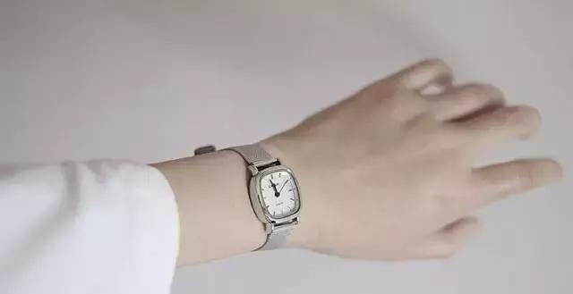 不吃土也能买的手机,运动手表推荐学生党高颜值