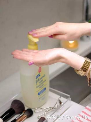 粉扑一直不清洗会脏,粉扑脏了一直不洗