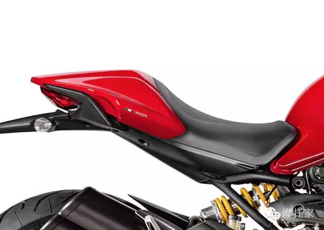 杜卡迪82118款和19款差别,大魔鬼摩托车杜卡迪经典款
