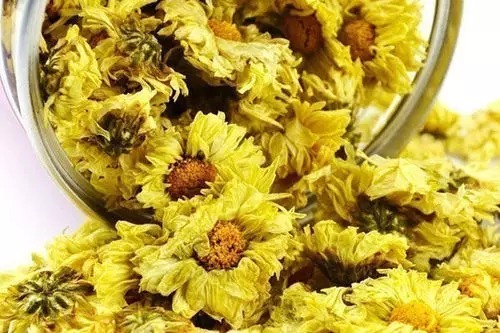 在家怎么自制染发剂遮住白头发,自制白发染发剂最简单的方法