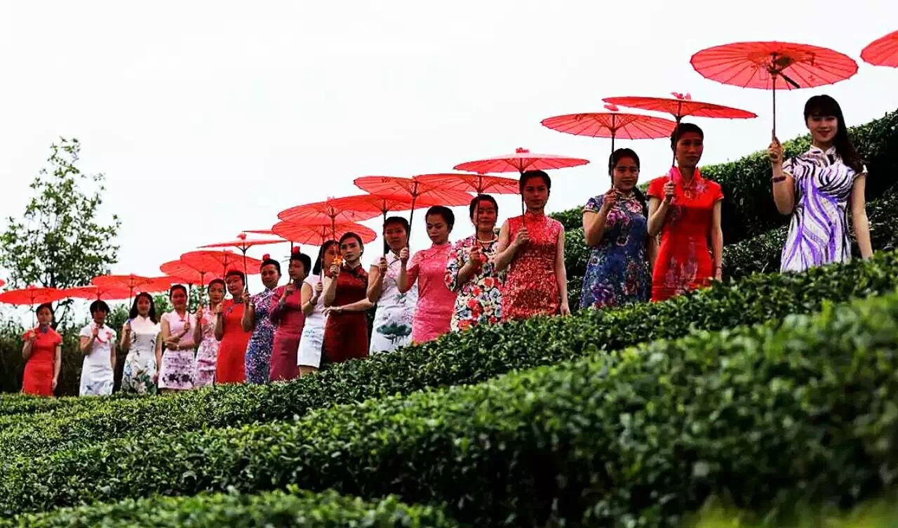骞胯タ涓夋睙姊敯缇庡コ鍥剧墖,渚楁棌涓夋睙缇庡コ