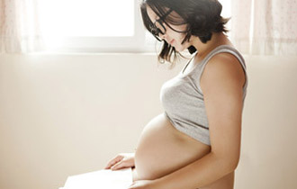 孕妈高度近视如何避免遗传给孩子,高度近视遗传是一出生就近视吗