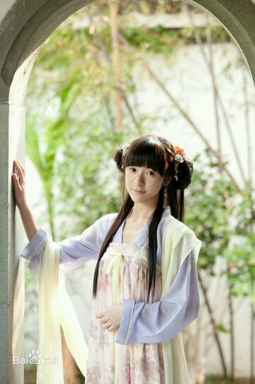 90后娱乐圈小花旦有哪些,娱乐圈90后小花的未来如何