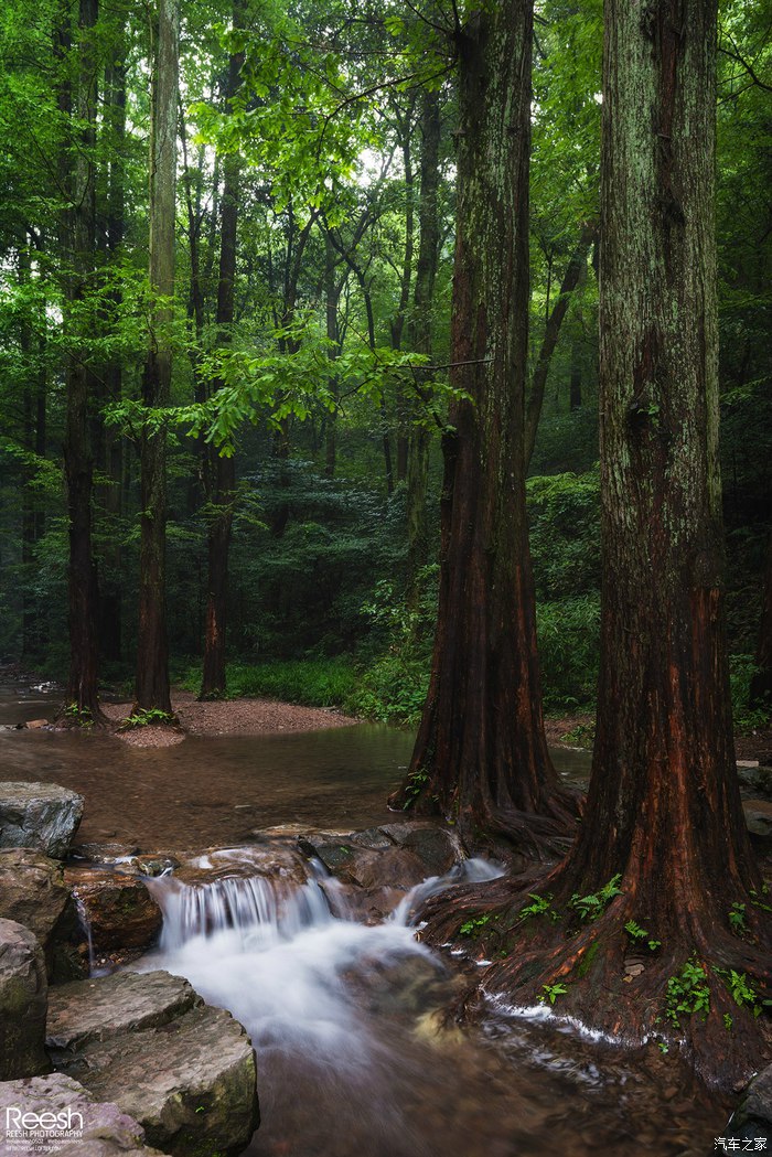 宝马X6，不谈性能如何！自驾遇上大雨还被拍成大片，颜值绝对够！