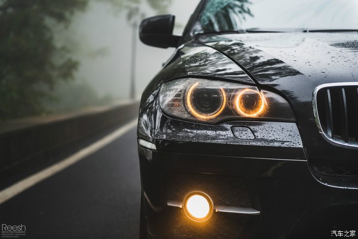 宝马X6，不谈性能如何！自驾遇上大雨还被拍成大片，颜值绝对够！