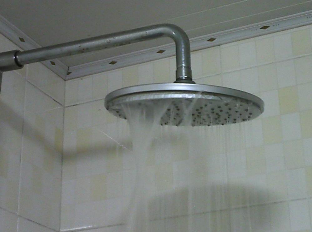 卫浴间花洒不出水、漏水怎么办?合肥邻居教我一招,维修工都服气