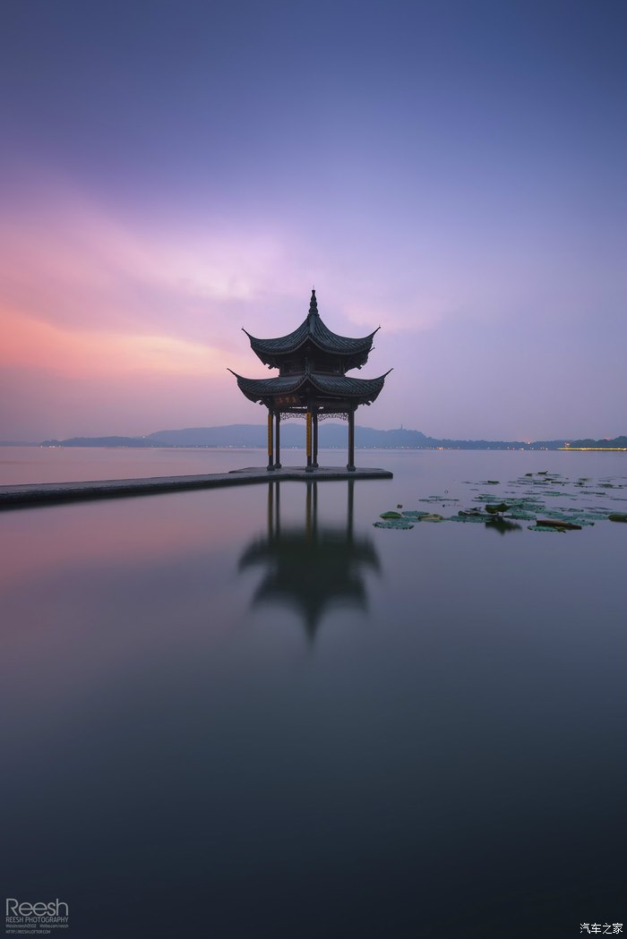 宝马X6,不谈性能如何!自驾遇上大雨还被拍成大片,颜值绝对够!