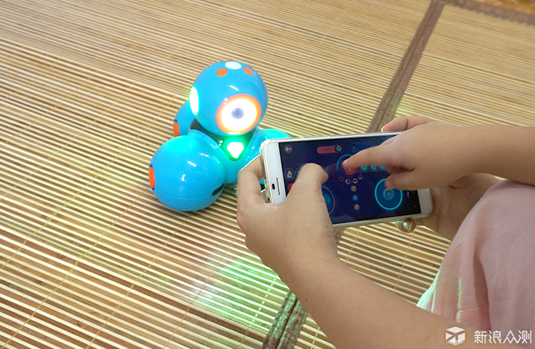 少儿编程机器人达奇,达奇机器人少儿编程