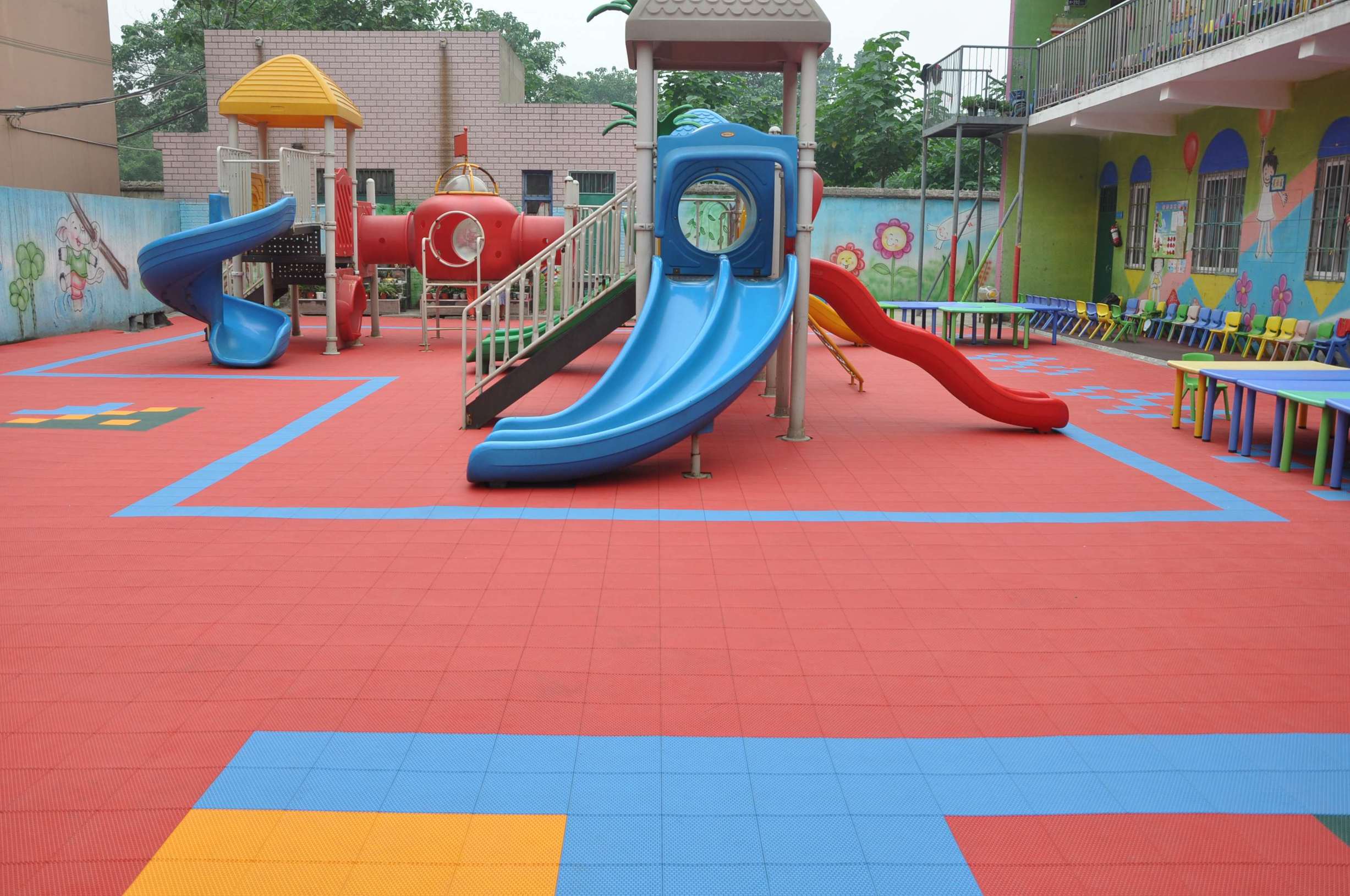 幼儿园为什么铺悬浮地板,幼儿园悬浮式木地板的缺点