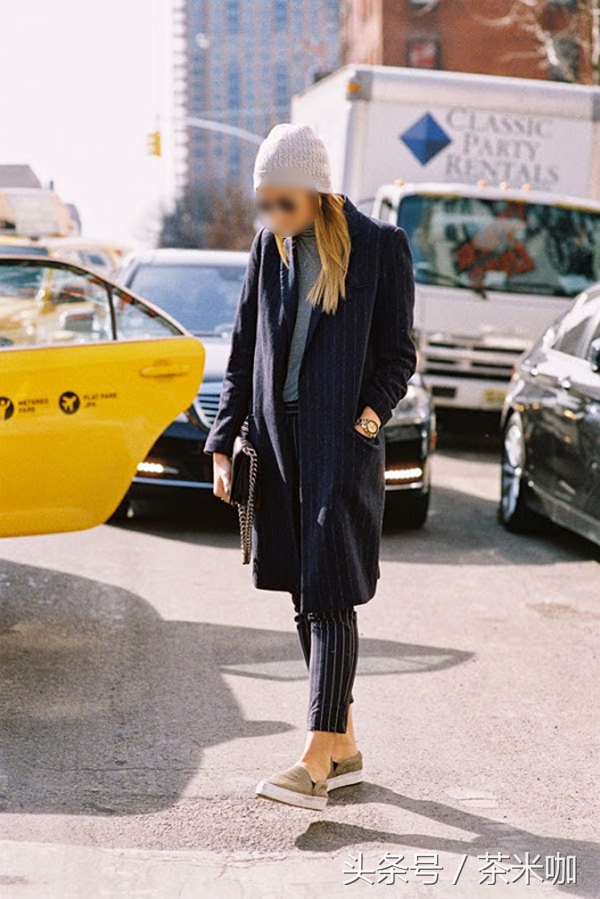 别再说灰色低调了！教你用灰色配搭出最潮街头风