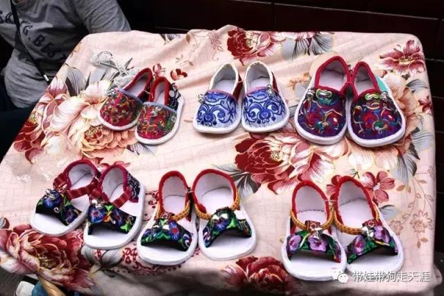 开着房车去遛娃,开着房车带狗狗出去玩