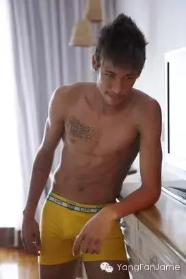 鐞冨満涓婄殑甯呮皵甯呭摜,鐞冨満涓婄殑鐢风