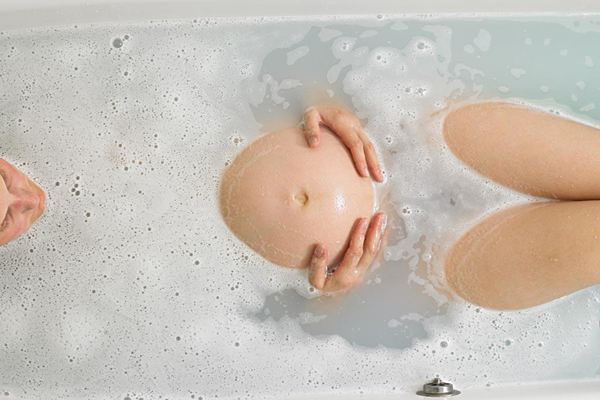 孕晚期洗澡温度控制在多少度,孕晚期洗澡有什么讲究吗