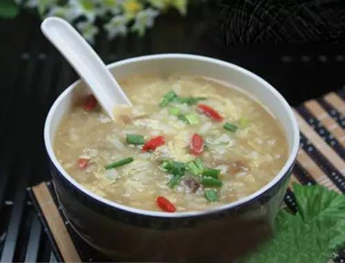 艾草煮水洗头能治银屑病吗,用艾草水洗头后长出头发