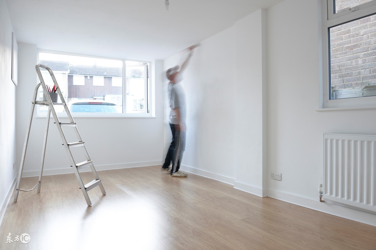 厨房水盆黑呼呼的怎么都刷不掉,问了专业师傅,我赶紧换了玻璃胶