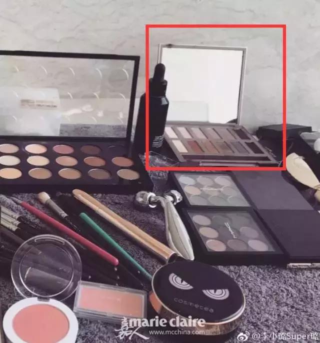 就用30块钱狂收当季爆款彩妆，“带货”女王们的梳妆台超魔性！