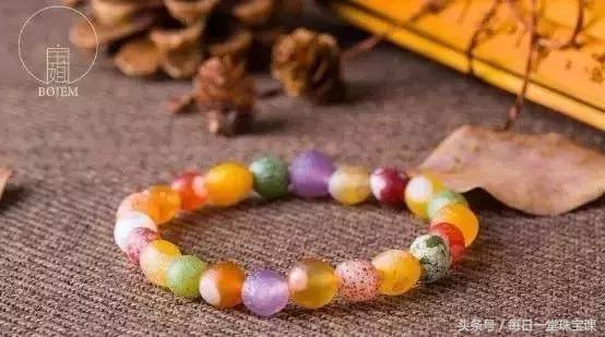 当初遍地无人识，如今身价飙千倍！现在去*疆新**捡石头，还来得及吗