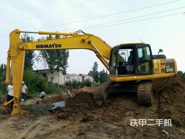 开挖掘机的来说一说:哪种二手挖掘机最畅销?