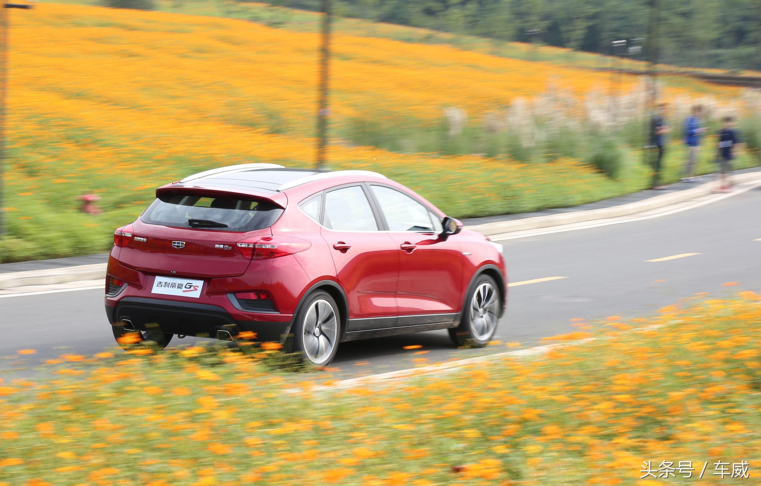 吉利帝豪GS测评,试驾吉利帝豪gse优缺点全面解析