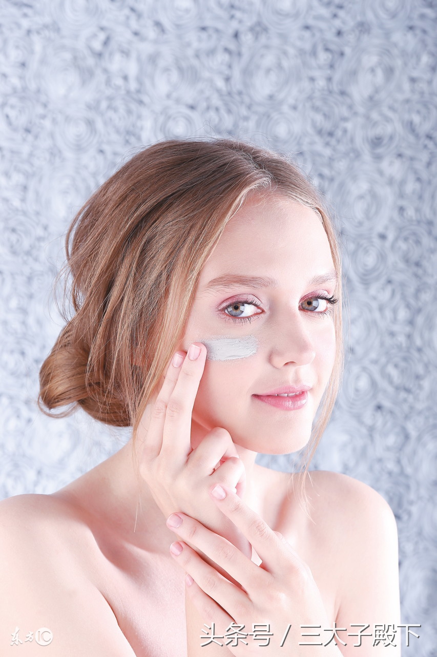 怎么补妆最快最有效,怎么补妆简单快速