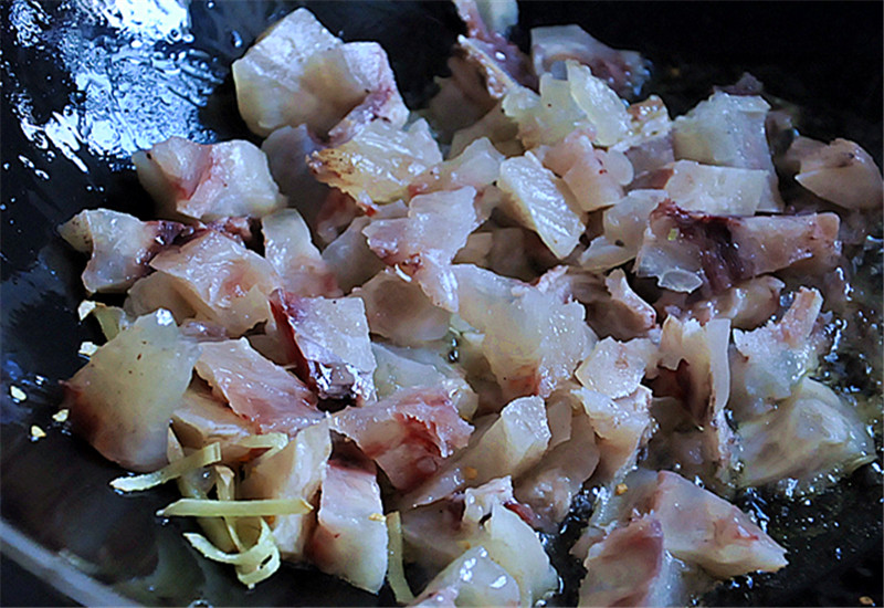 秋季养生新菜,大蒜辣椒炒牛蹄筋