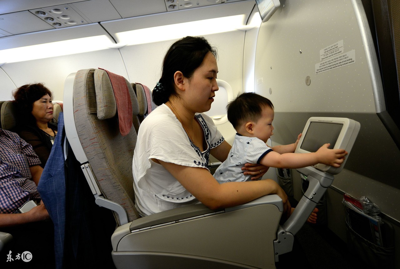 十个月的宝宝坐飞机要准备些什么,带两岁宝宝坐飞机需要准备什么