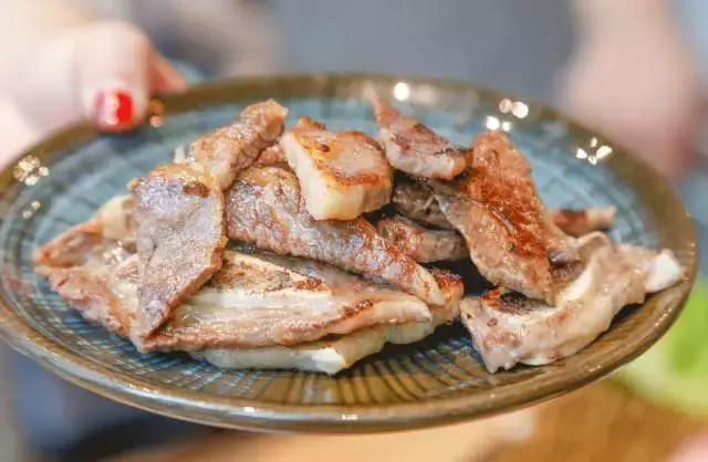 走一波,终于等到这家月销60W的人气烤肉店从市中心开到城南了!