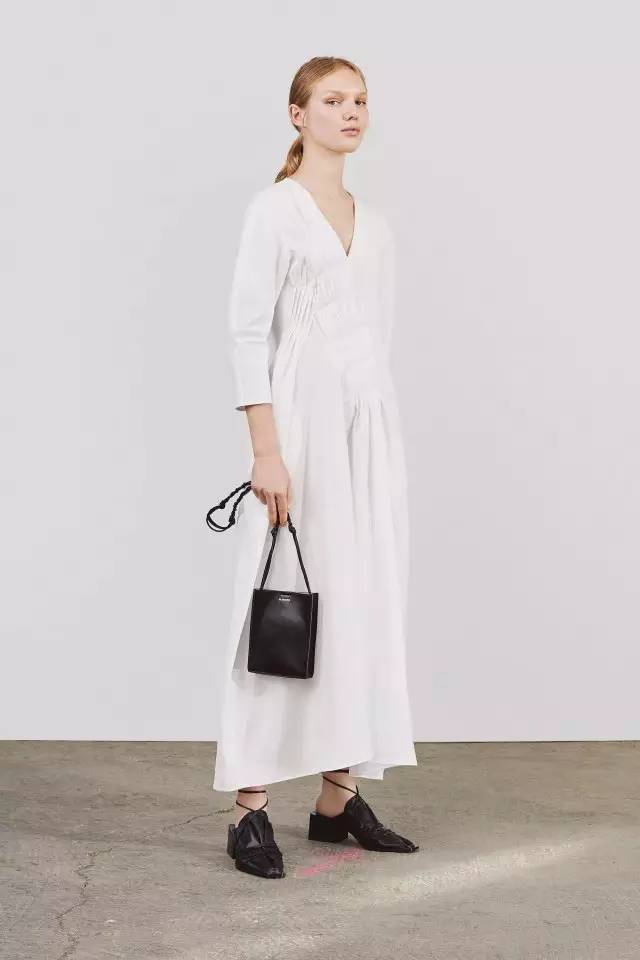 为什么说优衣库越来越懂得朋友圈生存之道？