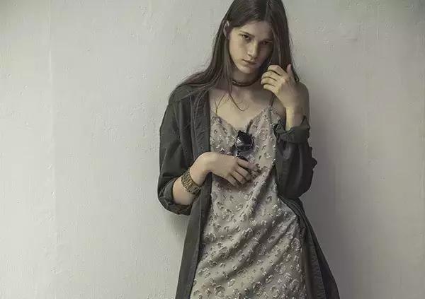 40-50岁减龄穿搭给你们,30岁至50岁这样穿年轻又好看