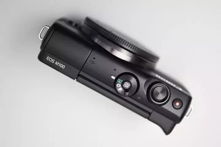 佳能高颜值轻巧相机便宜,入门便携相机佳能m200