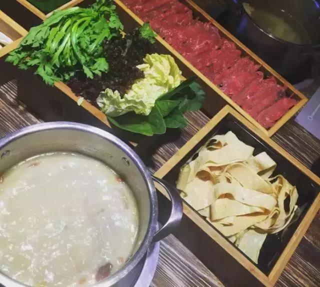 天冷了，一家一家吃起来，这些大连今年新开的网红火锅店