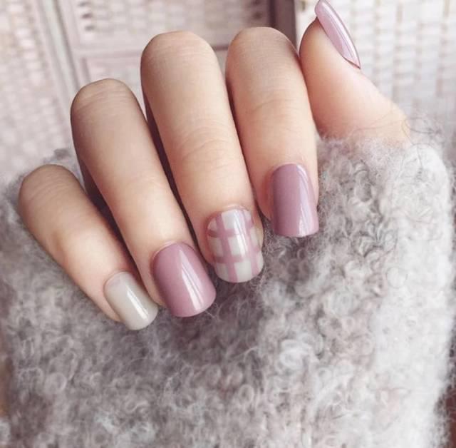 上细下粗的手指适合什么形状美甲,适合手指短小指甲的美甲显白