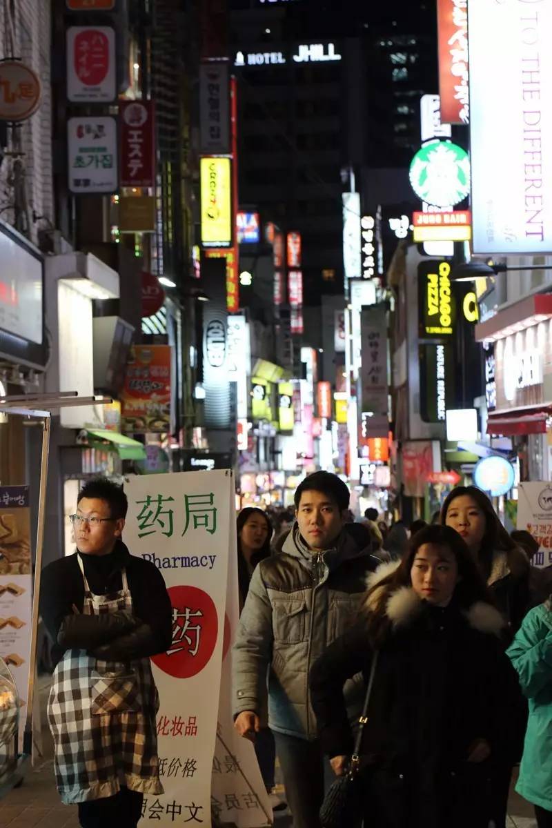 这里可能是唯一能够满足你吃到巨无霸海鲜和偶遇Runningman的地方了！