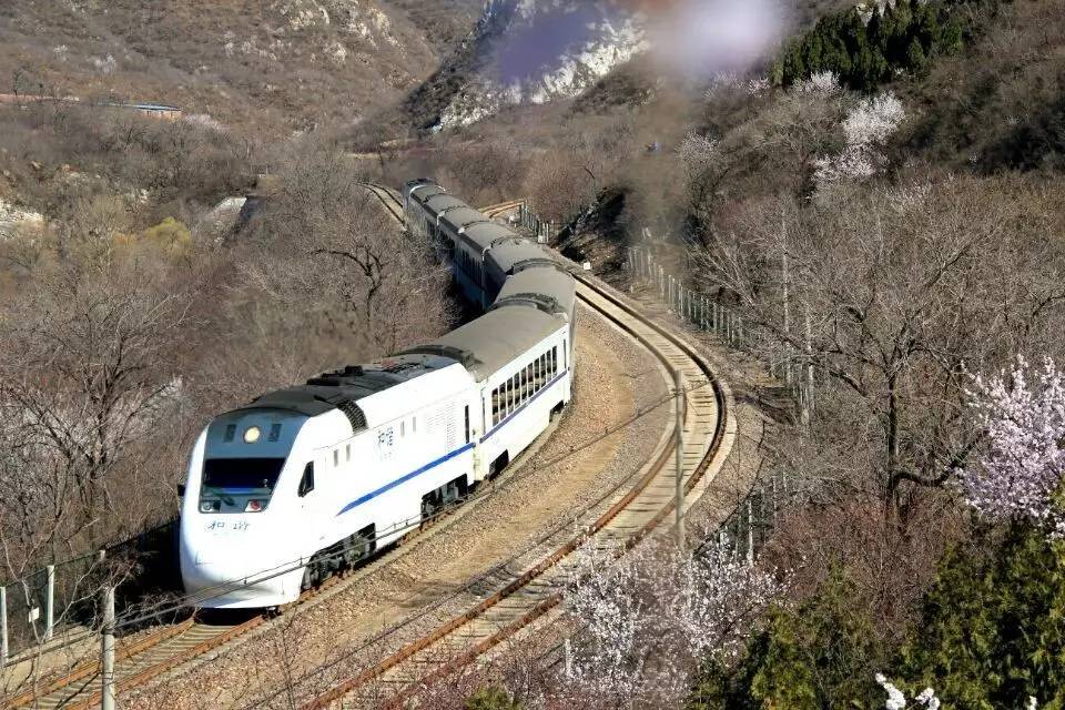 开往春天的列车，我们看图就行了