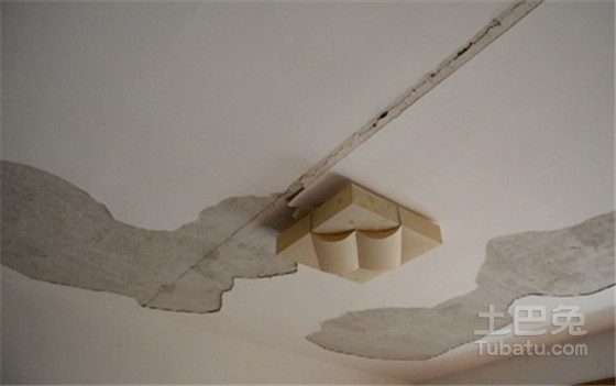 墙漆开裂脱落怎么处理,房顶漆开裂什么原因