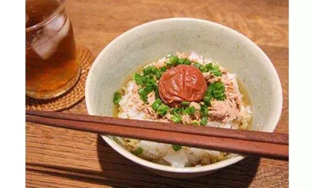 秋去冬来，*靠我**一碗茶泡饭温暖胃和情绪