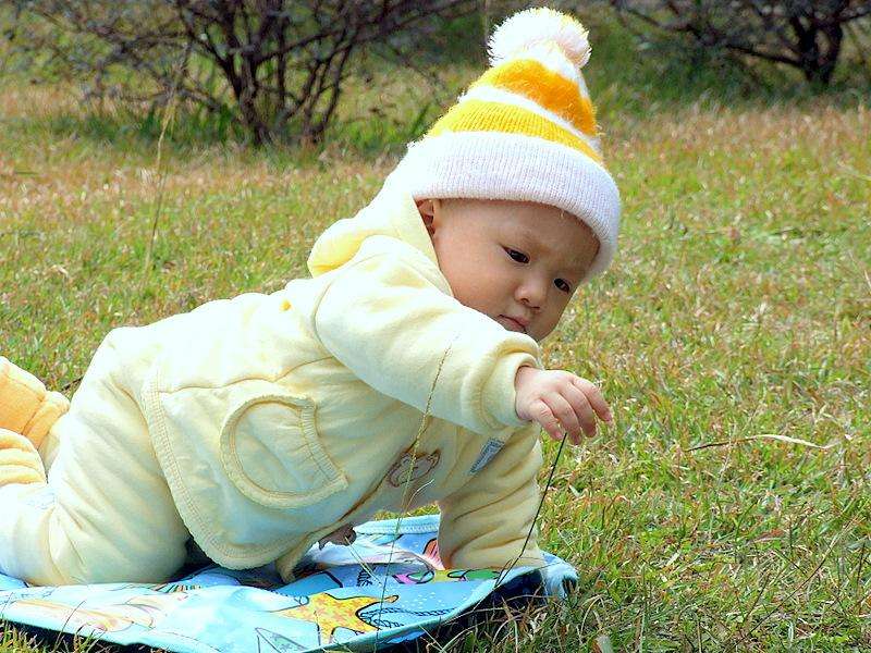 一岁多的宝宝胆小怎么引导,怎么消除宝宝对人的恐惧感