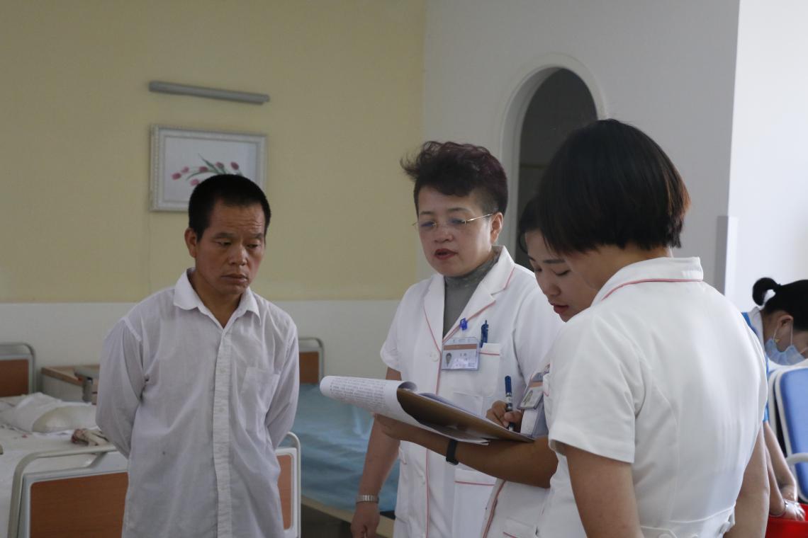 小孩半岁前正常后面就脑发育迟缓,子涵小男孩