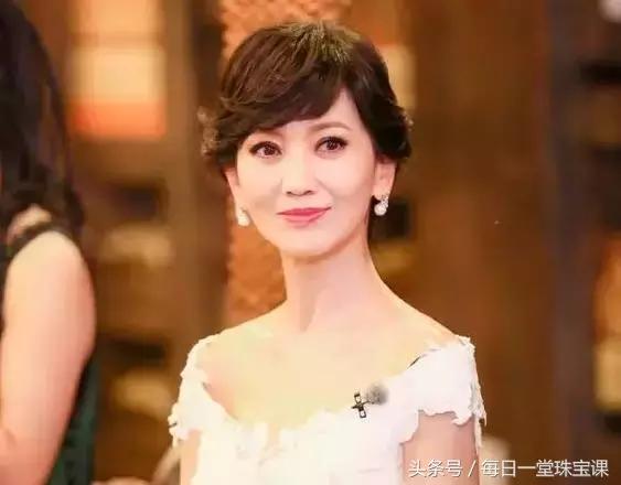 三个女人讨论的话题,三个女人一起讨论的话题