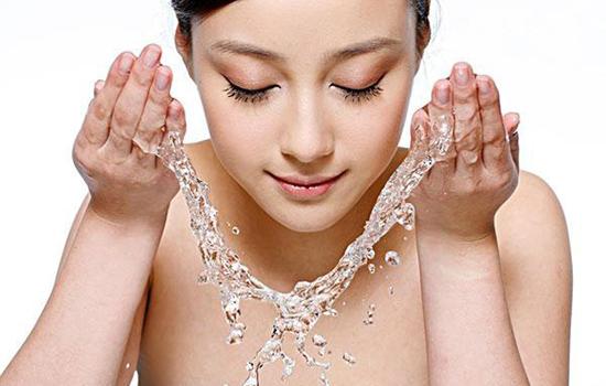 纹美瞳线第二天肿怎么快速消肿,做完美瞳线肿几天消肿