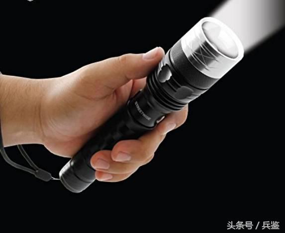 防身自卫反击技巧,自卫武器防身招数