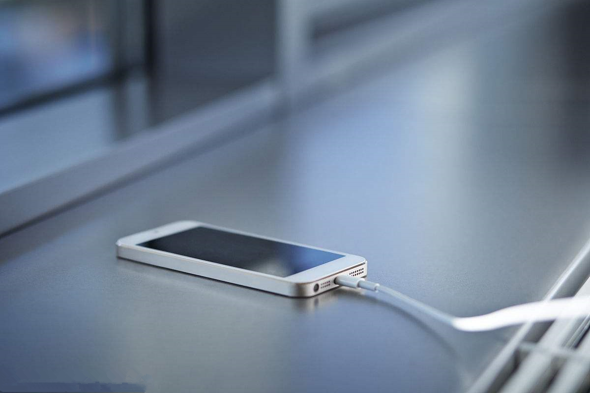 苹果手机怎么设置充电80%停止充电,苹果手机充电到100%怎么语音提示