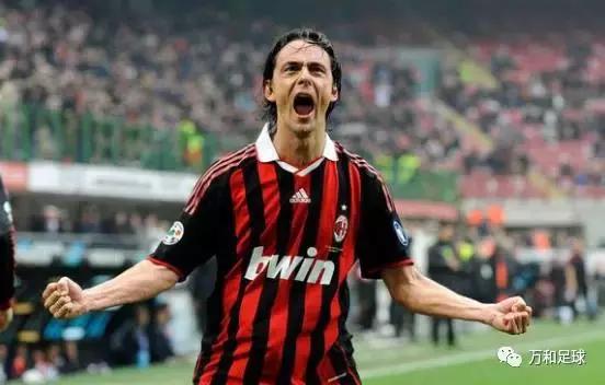 足球球场上的感人瞬间,球场上的感人瞬间放弃射门