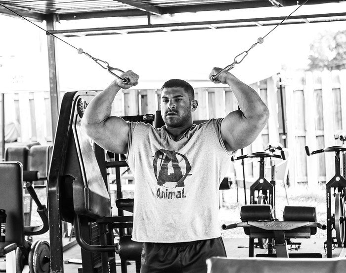 如何让自己的肌肉变得更强壮更大,搬运锻炼肌肉