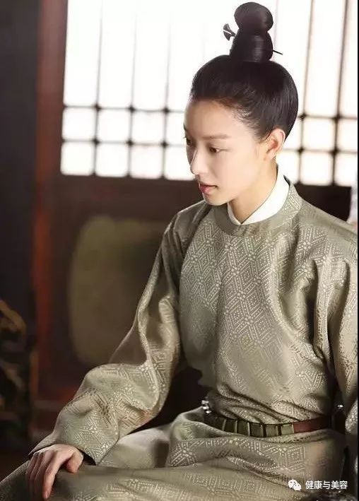 《凰权》剧照曝光,get一个极美的倪妮式温雅淡妆!