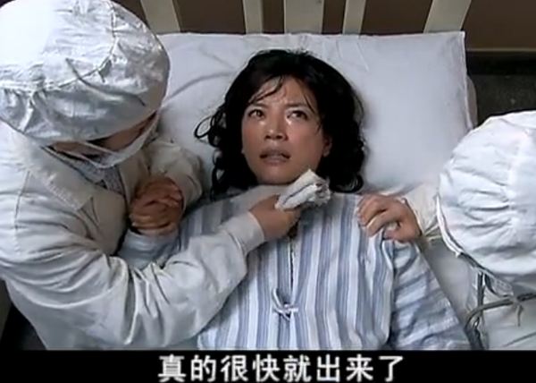 孕妈妈半夜躺床上宫缩阵痛,孕妈妈晚上坐骨神经痛是什么原因