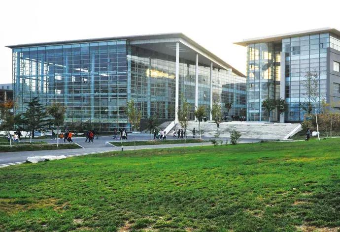 大连五大知名高校排名,大连高校学费排行榜