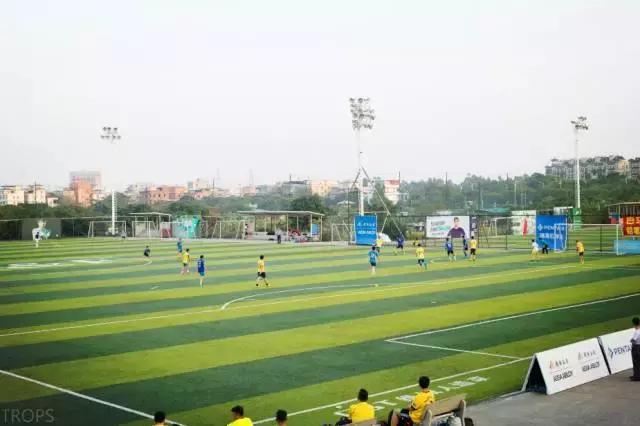 一横一竖，方见足球江湖